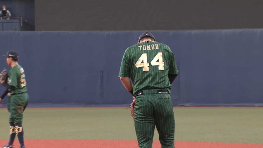 3回表・B頓宮裕真 好反応!! 一塁線の打球を横っ飛びキャッチ!!