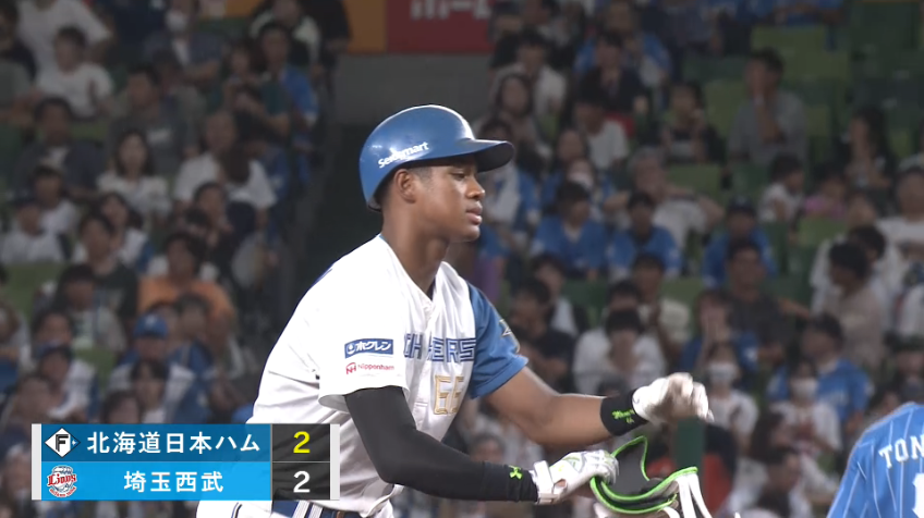 3回表・F万波中正 試合を振り出しに戻す!! 同点のタイムリー2ベースヒット!!