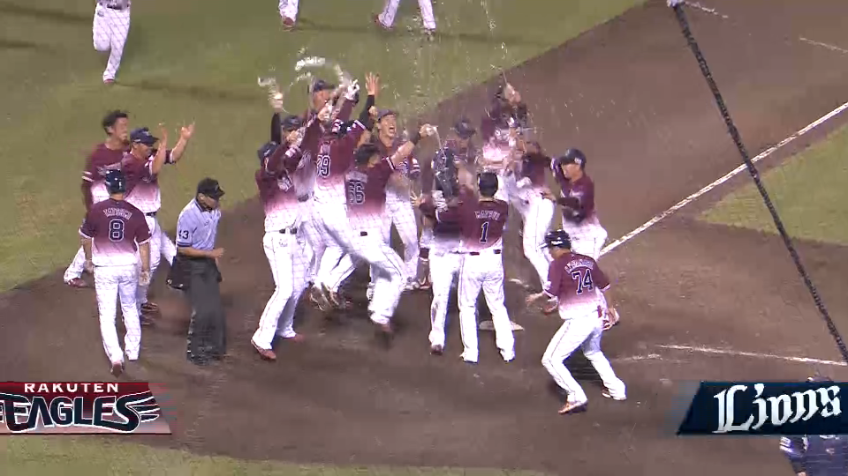 9回裏・E浅村栄斗 主砲の一振りで劇的な幕切れ!! ファンの待つレフトスタンドへサヨナラ3ランホームラン!!