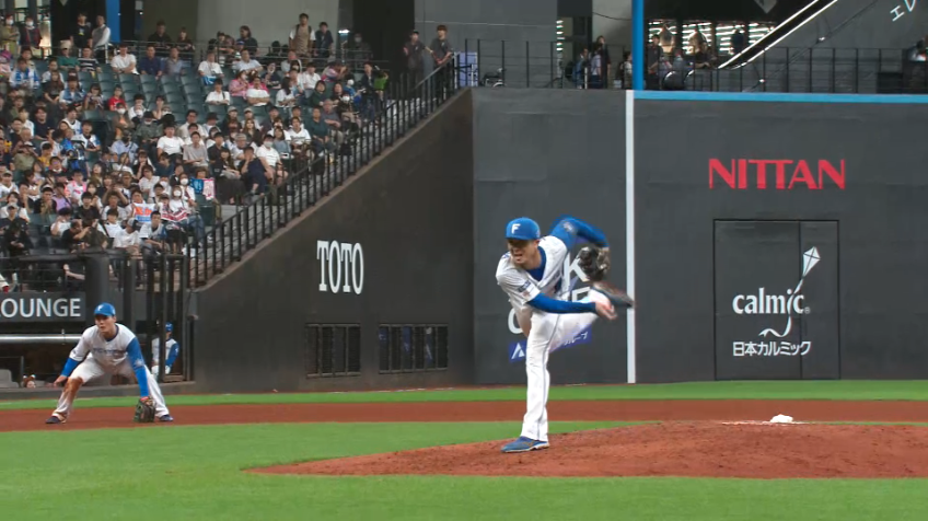 8回表・F上沢直之 好フィールディングで3塁ランナーをアウトにする!!