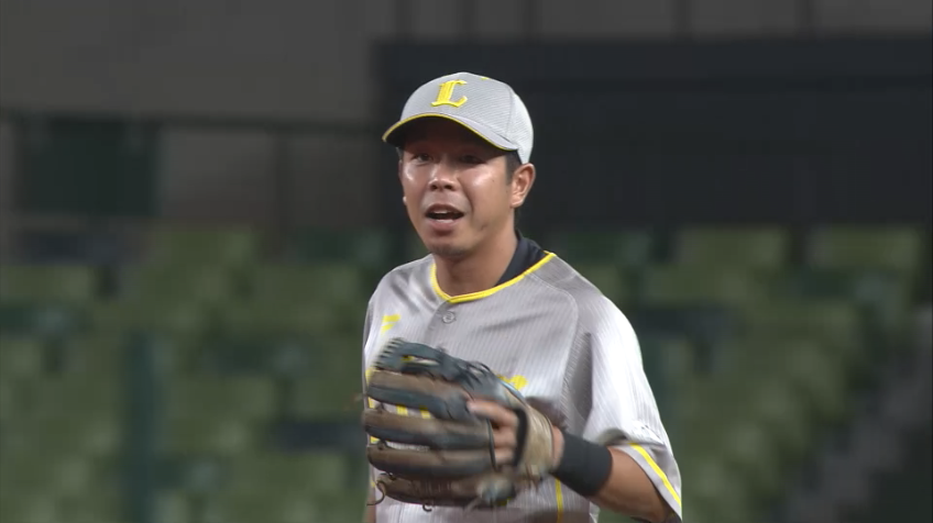 8回表・L児玉亮涼 守備で存在感発揮!! ダイビングキャッチからの素早い送球!!