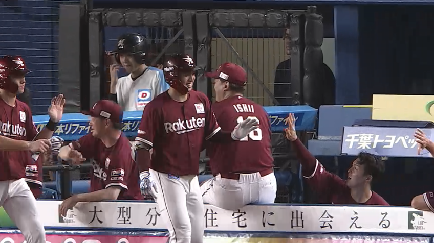 7回表・E小郷裕哉 ライトスタンドへの今季第8号2ランホームランで同点に追いつく!!