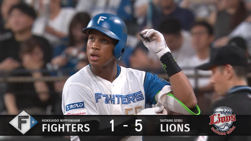 5回裏・F万波中正 センターへのタイムリーヒットで1点を返す!!