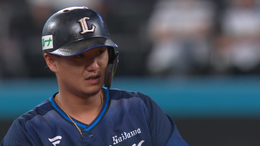 8回表・L佐藤龍世 ライトへダメ押しのタイムリーヒット!!