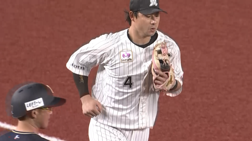 8回表・M藤岡裕大 深い位置からランニングスロー!! ファインプレーで最少失点に抑える!!