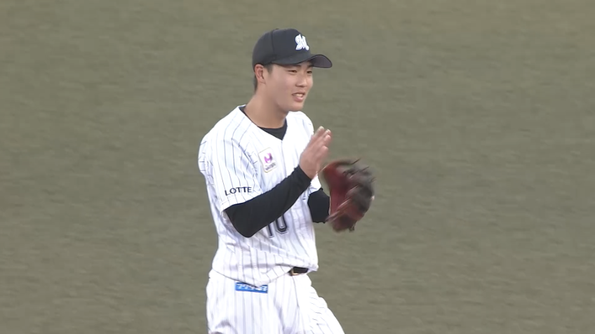 2回表・M友杉篤輝 軽快に捌く!! 三遊間の深い位置からのジャンピングスロー!!