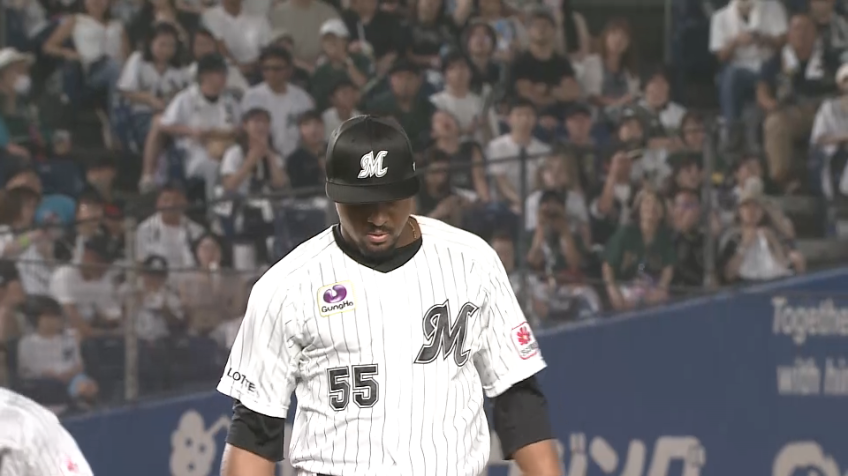 8回表・Mぺルドモ ランナーを出しながらも最後は空振り三振を奪って無失点に抑える!!