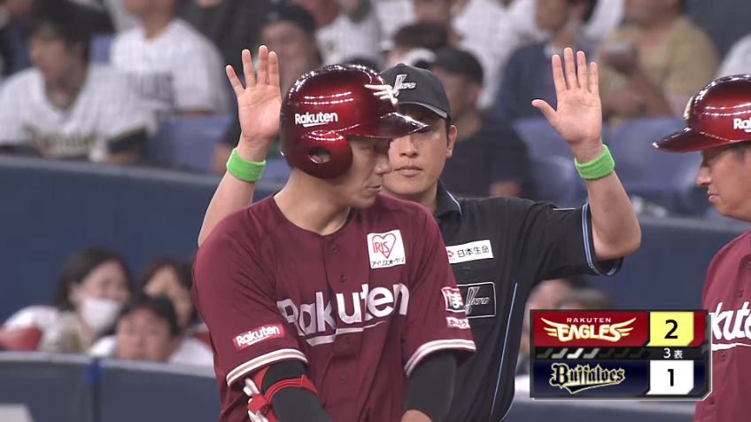 3回表・E岡島豪郎 3連打!! センター前へ抜けるタイムリーヒットで逆転に成功!!