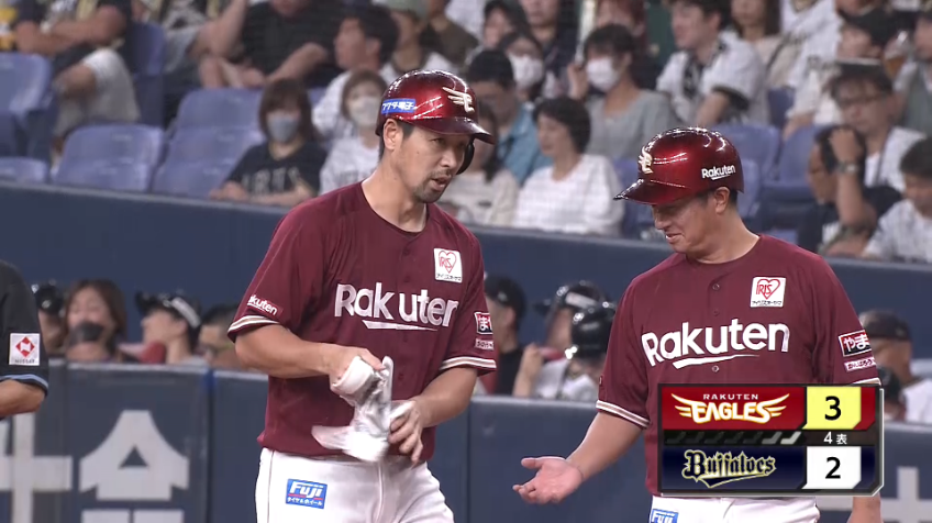 4回表・E阿部寿樹 バットを折られながらもしぶとくタイムリーヒットで勝ち越し!!