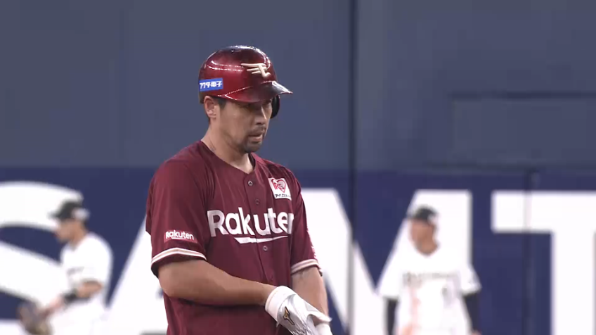 4回表・E阿部寿樹 逆方向へ伸びていく打球!! ライトオーバーのタイムリー2ベースヒット!!