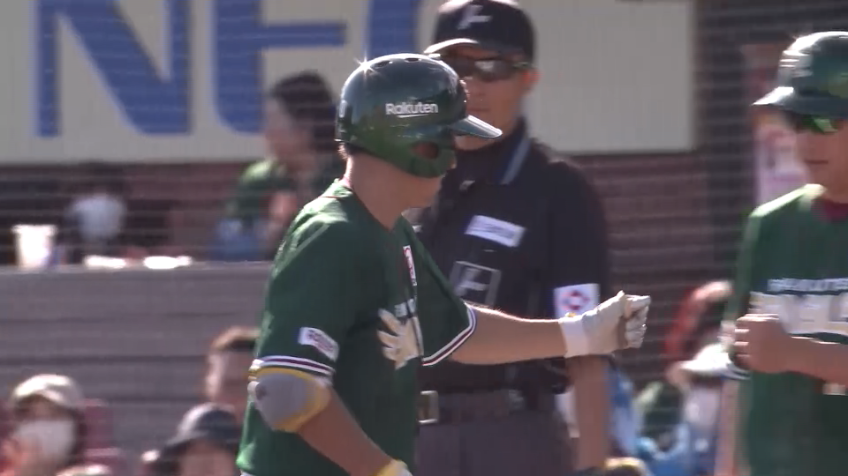 7回裏・E小深田大翔 バットが折れてもお構いなし!! 左腕で押し込んだセンター前ヒット!!