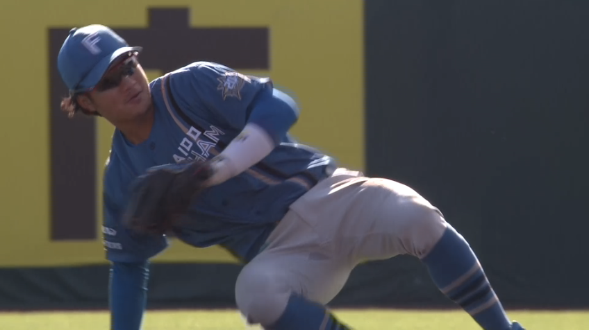 7回裏・F奈良間大己 なまらすごい守備!! ヒット性の打球をジャンピングキャッチ!!