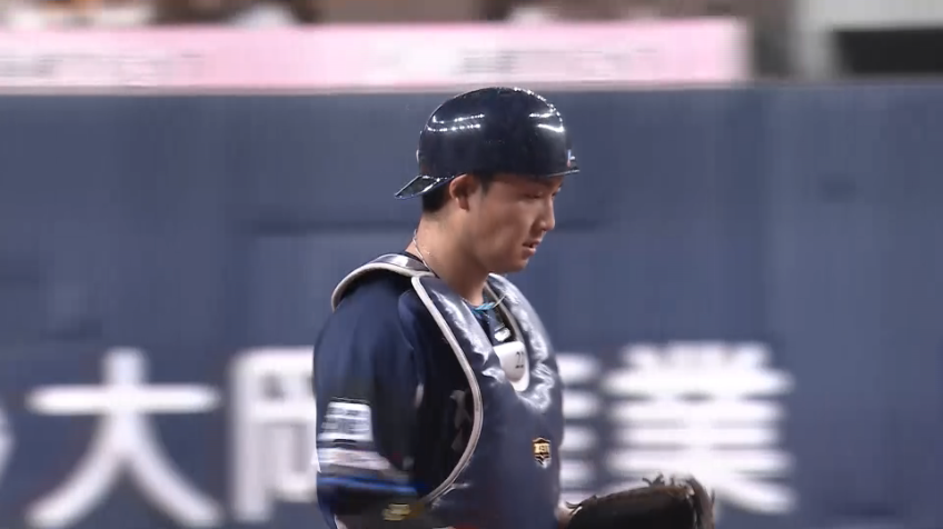 6回裏・L古賀悠斗 勝ち越しは許さない!! ダブルスチールをしっかりと阻止!!