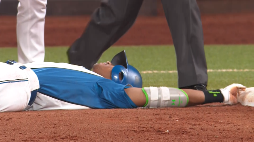 4回裏・F万波中正 帰塁の身のこなしも光るタイムリーヒット!!