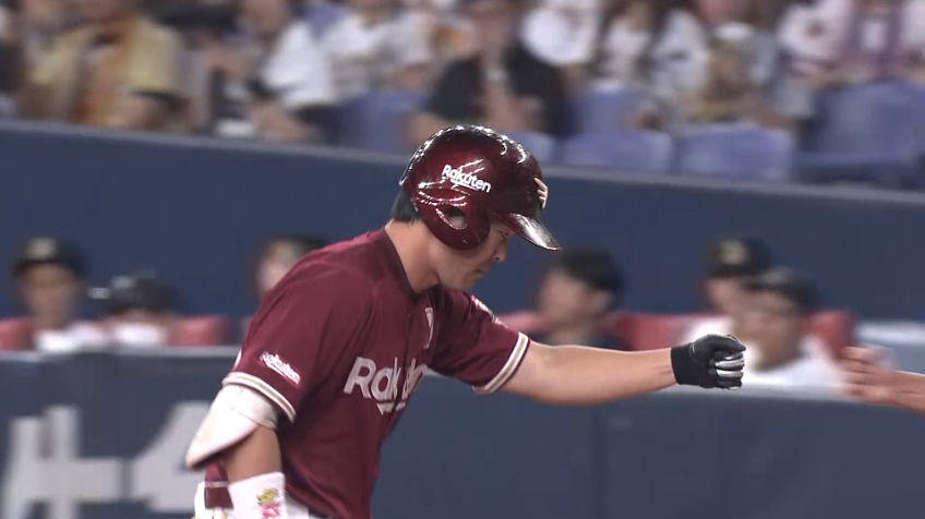 3回表・E島内宏明 泳がされながらもセンター前へ!! 2打席連続打点となるタイムリーヒットを放つ!!