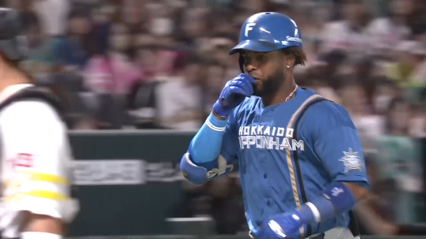 2回表・Fアルカンタラ 5月以来の久々の一発!! ライトスタンドへ突き刺さる第4号先制ソロホームラン!!