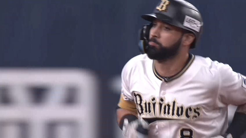 6回裏・Bゴンザレス 均衡破るライトスタンドへの勝ち越し2ランホームラン!!