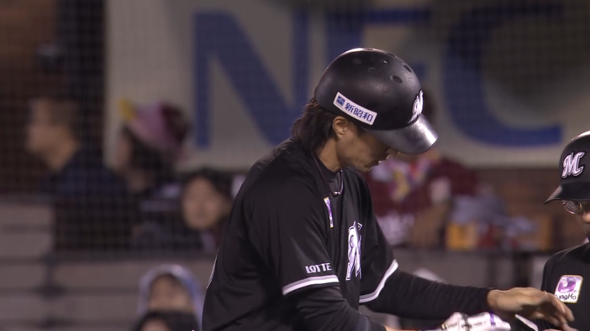 2回表・M岡大海 戦いの火蓋は切られた!! ライトの前にポトリと落ちる先制タイムリーヒット!!